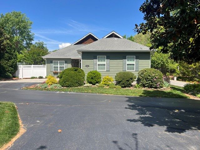 419 Long View Circle, Hiawassee, GA 30546