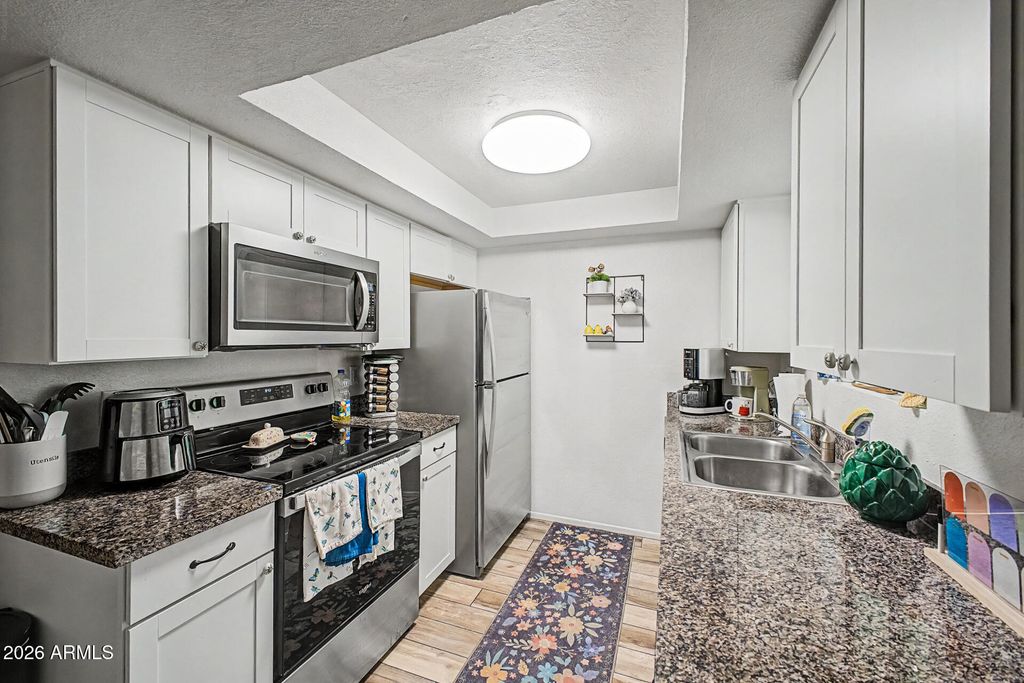 3131 W COCHISE Drive 223, Phoenix, AZ 85051
