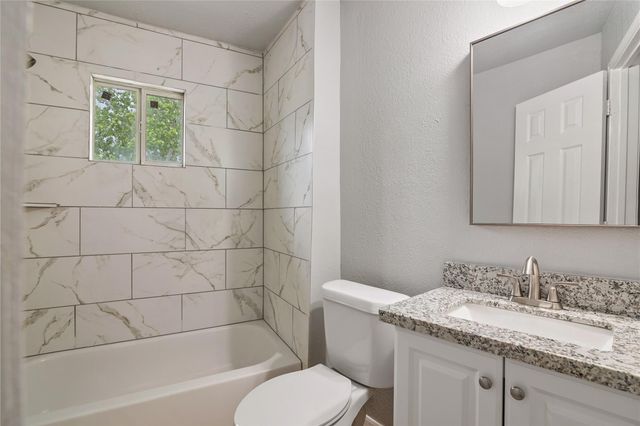 4811 Oakland Street 2, Houston, TX 77023