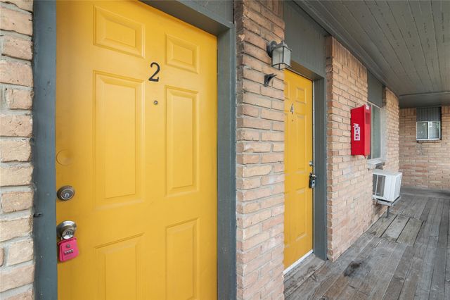 4811 Oakland Street 2, Houston, TX 77023