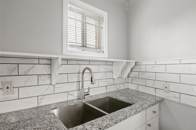 4811 Oakland Street 2, Houston, TX 77023