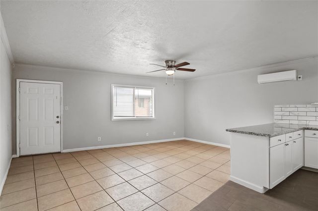 4811 Oakland Street 2, Houston, TX 77023