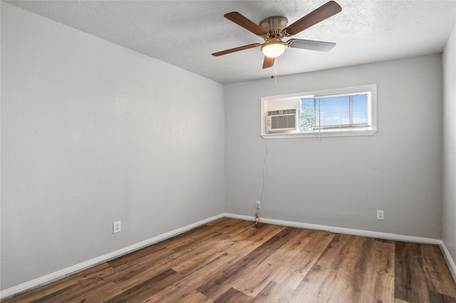 4811 Oakland Street 2, Houston, TX 77023