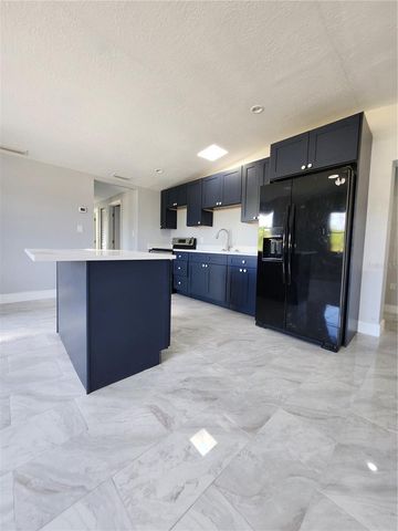 1302 W SHELL POINT ROAD, Ruskin, FL 33570