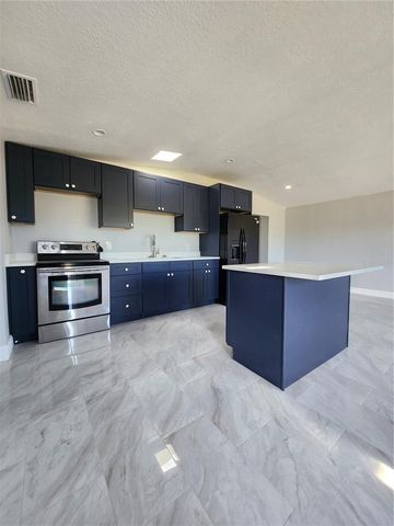 1302 W SHELL POINT ROAD, Ruskin, FL 33570