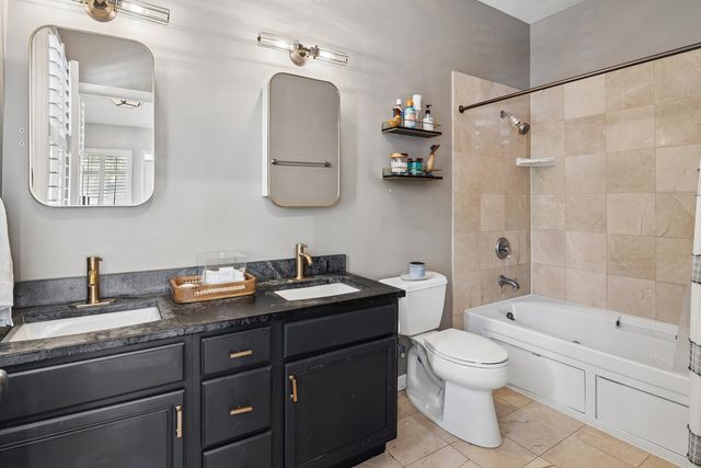 1400 W BYRON Street 2E, Chicago, IL 60613
