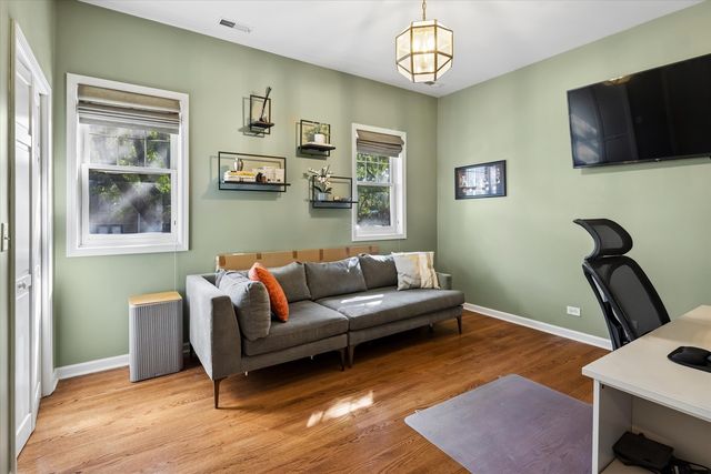 1400 W BYRON Street 2E, Chicago, IL 60613