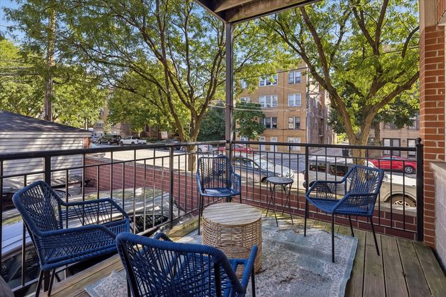 1400 W BYRON Street 2E, Chicago, IL 60613