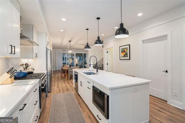 1649 OVERLOOK, Atlanta, GA 30318