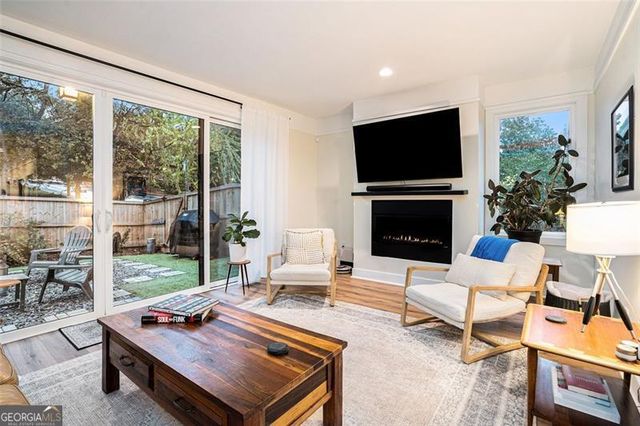 1649 OVERLOOK, Atlanta, GA 30318