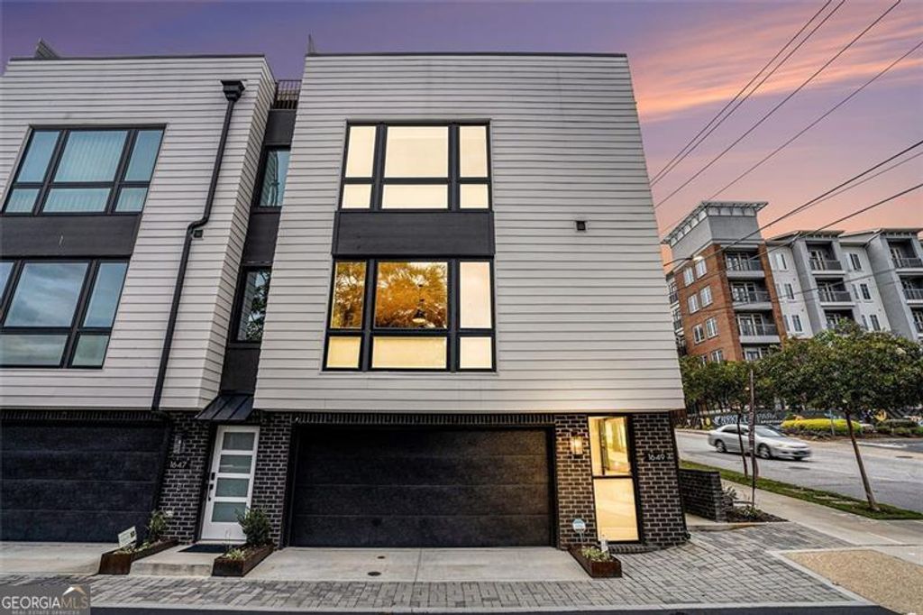 1649 OVERLOOK, Atlanta, GA 30318