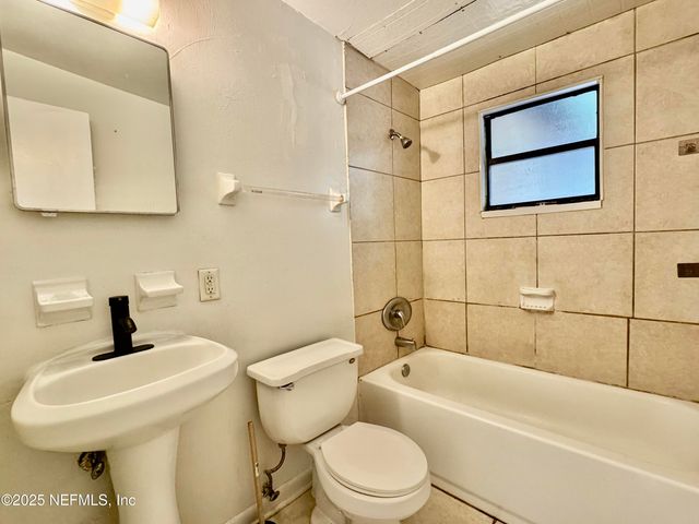 1851 DOYON Court, Jacksonville, FL 32210