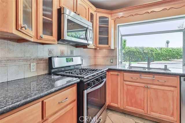 6368 Wynne Avenue, Tarzana (los Angeles), CA 91335