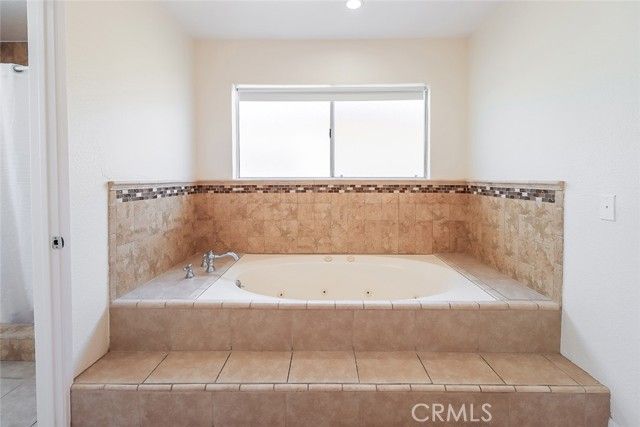 6368 Wynne Avenue, Tarzana (los Angeles), CA 91335