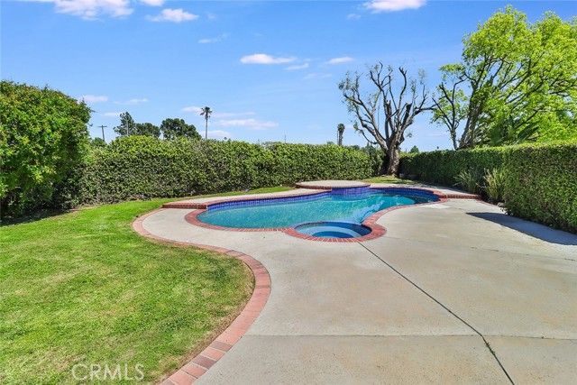 6368 Wynne Avenue, Tarzana (los Angeles), CA 91335