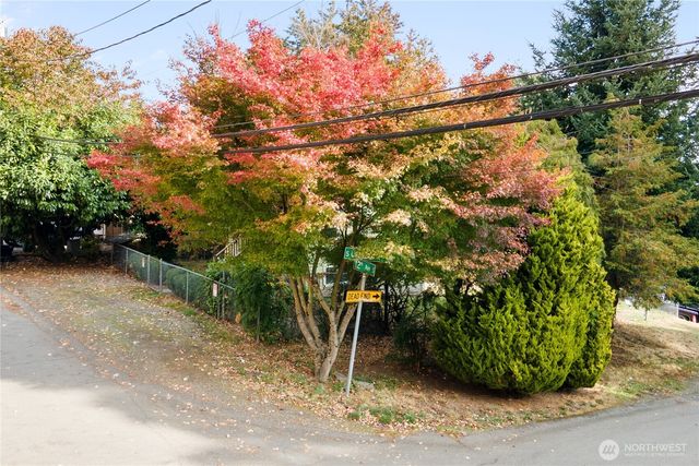 8816 12th Avenue S, Seattle, WA 98108