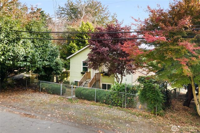 8816 12th Avenue S, Seattle, WA 98108