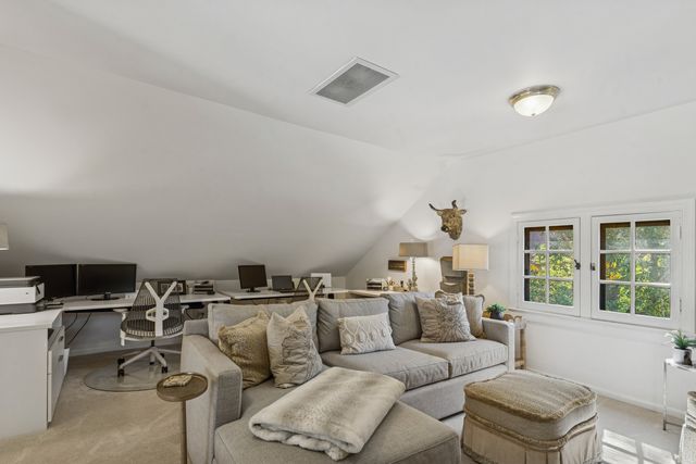 800 N Oak Park Avenue, Oak Park, IL 60302