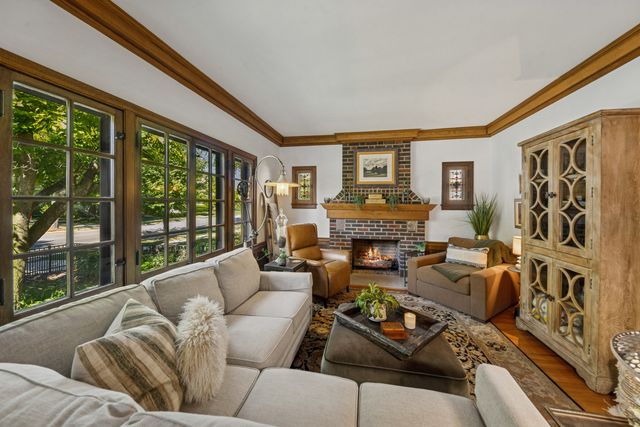 800 N Oak Park Avenue, Oak Park, IL 60302