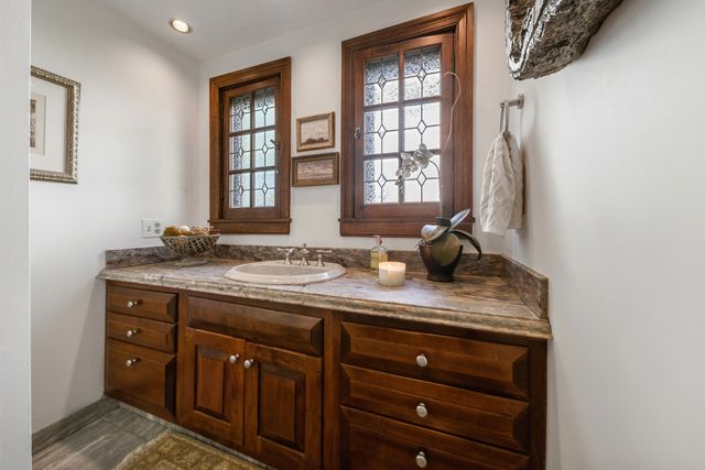 800 N Oak Park Avenue, Oak Park, IL 60302