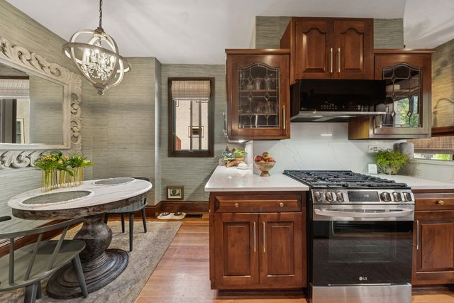 800 N Oak Park Avenue, Oak Park, IL 60302