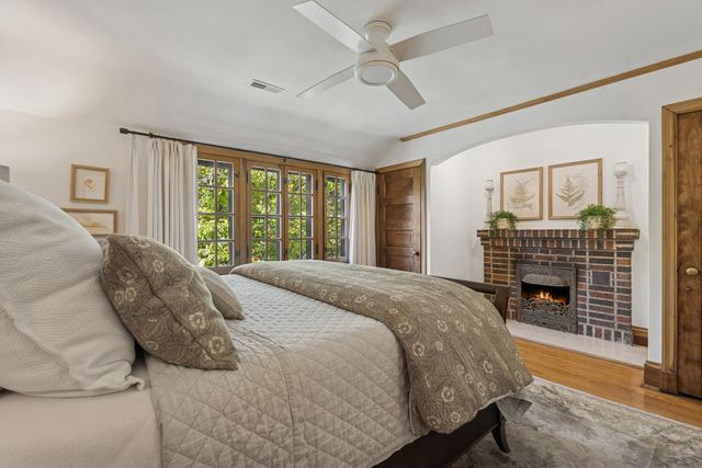 800 N Oak Park Avenue, Oak Park, IL 60302