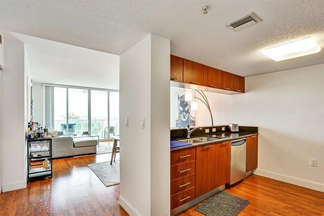 1800 N Bayshore Drive 1610, Miami, FL 33132
