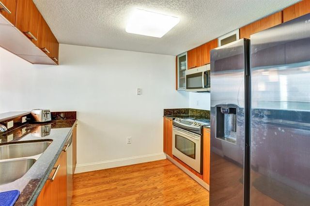 1800 N Bayshore Drive 1610, Miami, FL 33132