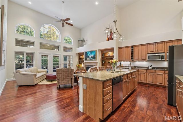 128 Kendall Bluff Court, Chesterfield, MO 63017