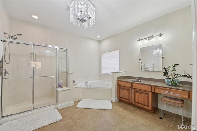 128 Kendall Bluff Court, Chesterfield, MO 63017