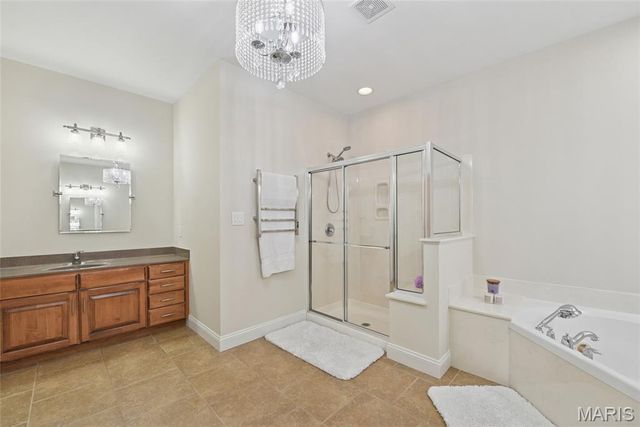 128 Kendall Bluff Court, Chesterfield, MO 63017