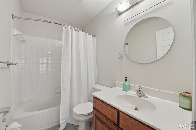 128 Kendall Bluff Court, Chesterfield, MO 63017