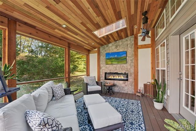 128 Kendall Bluff Court, Chesterfield, MO 63017