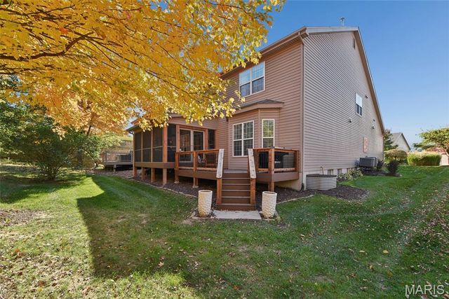 128 Kendall Bluff Court, Chesterfield, MO 63017