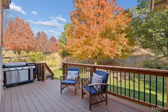 128 Kendall Bluff Court, Chesterfield, MO 63017