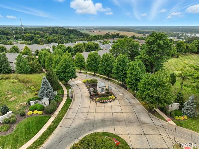 128 Kendall Bluff Court, Chesterfield, MO 63017