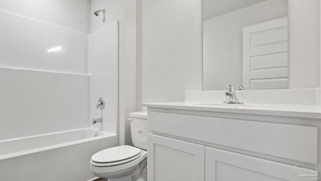 2055 Wiregrass St, Navarre, FL 32566