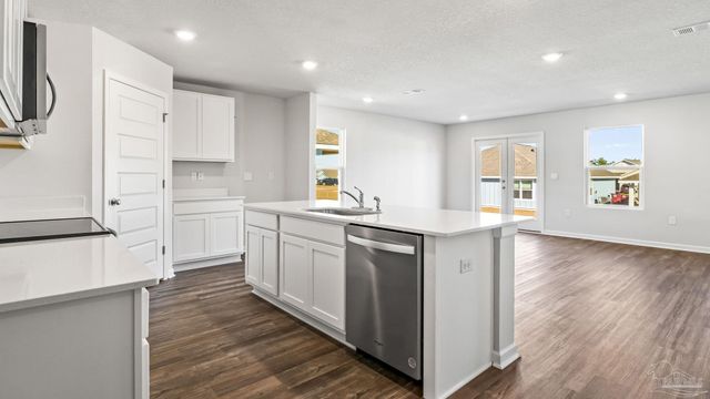 2055 Wiregrass St, Navarre, FL 32566