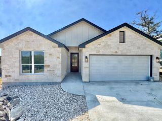 130 Homer Dr, Kerrville, TX 78028