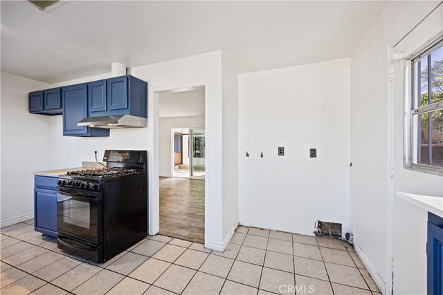 1058 E Avenue R2, Palmdale, CA 93550