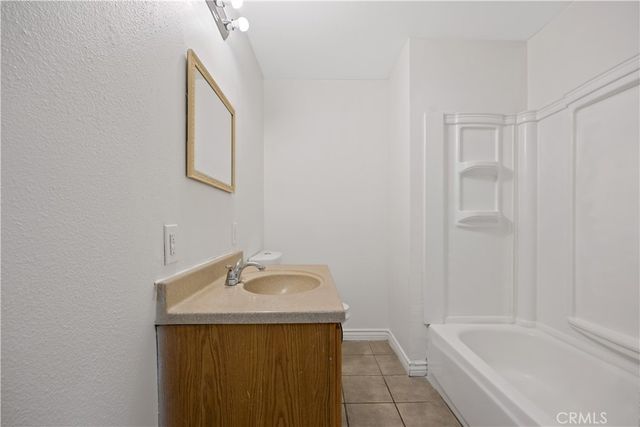 1058 E Avenue R2, Palmdale, CA 93550