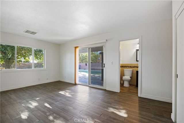 1058 E Avenue R2, Palmdale, CA 93550