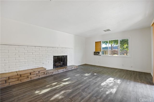 1058 E Avenue R2, Palmdale, CA 93550