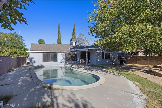 1058 E Avenue R2, Palmdale, CA 93550