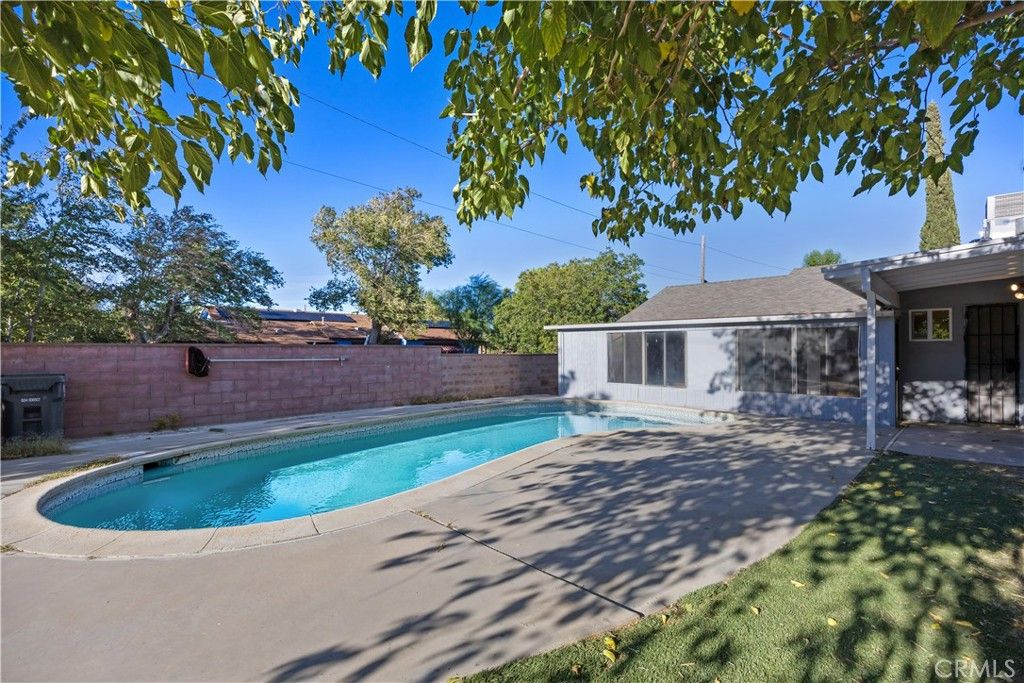 1058 E Avenue R2, Palmdale, CA 93550