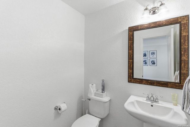 8822 N Mesa Vista, San Antonio, TX 78224