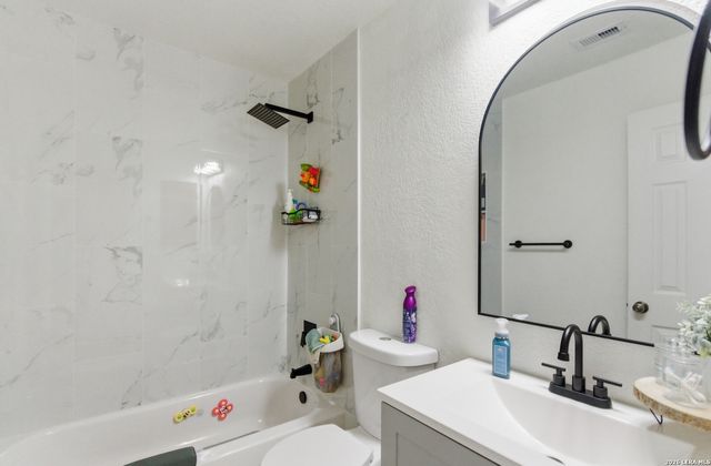 8822 N Mesa Vista, San Antonio, TX 78224