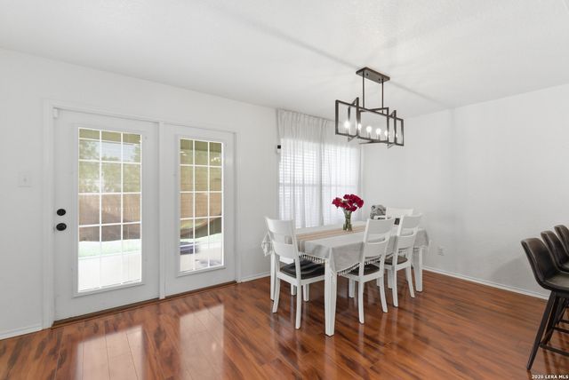 8822 N Mesa Vista, San Antonio, TX 78224