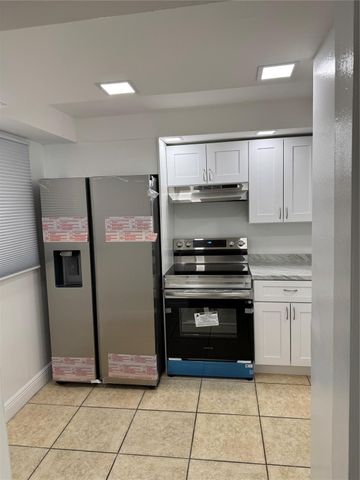 115 ROYAL PARK Drive 1F, Oakland Park, FL 33309