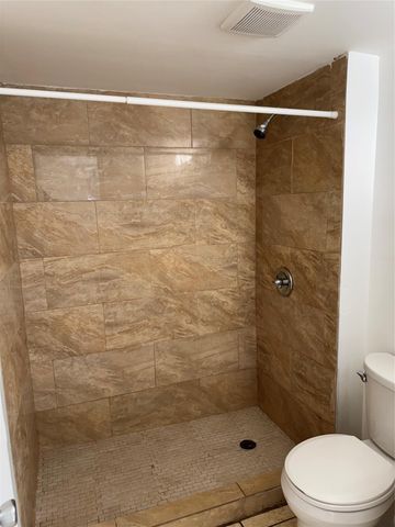 115 ROYAL PARK Drive 1F, Oakland Park, FL 33309
